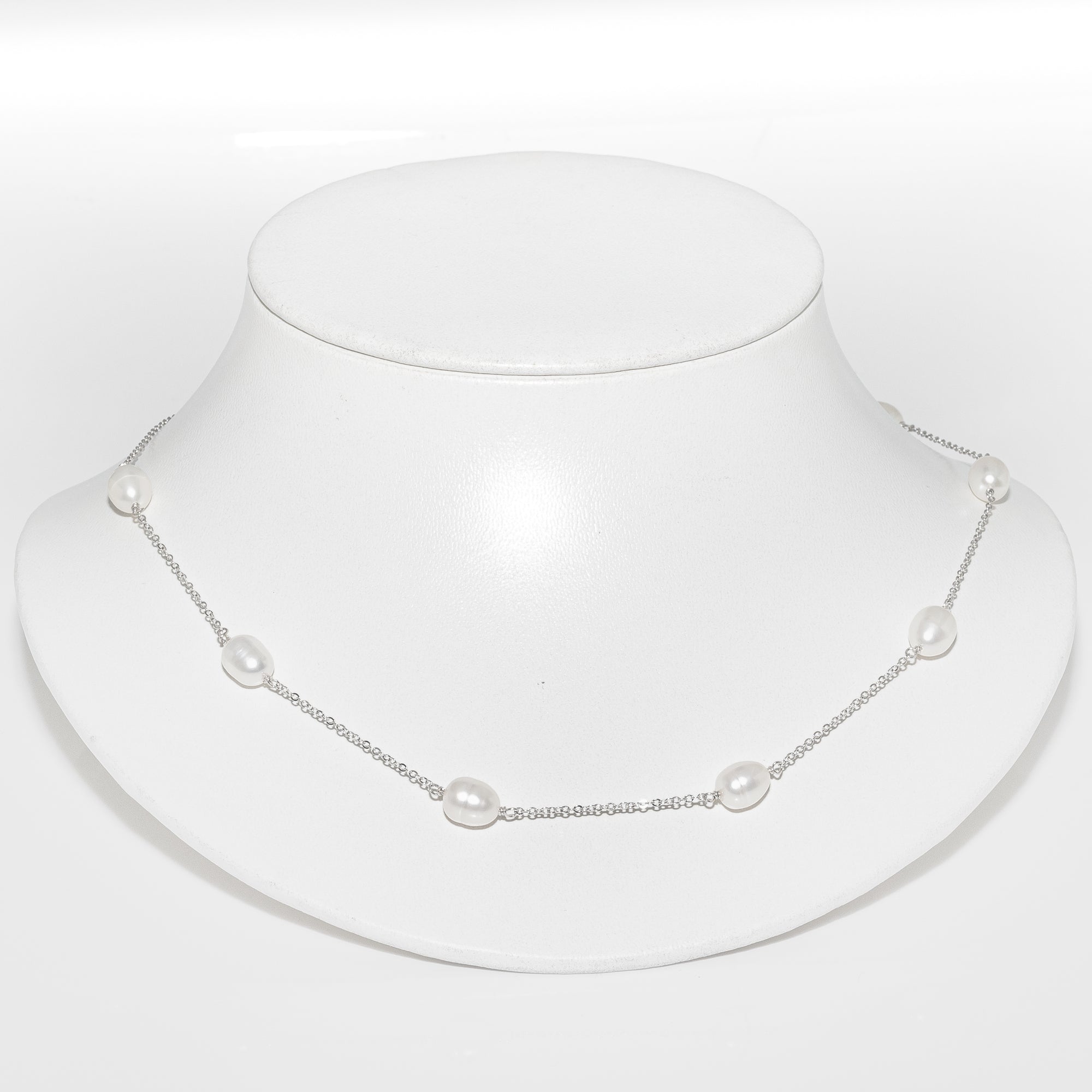 Collar de plata con perlas