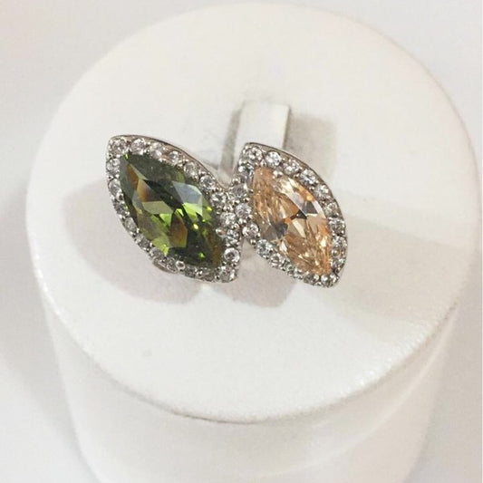 Anillo de plata con circones de colores