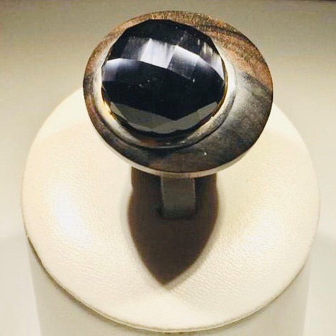 Anillo de madera y onix