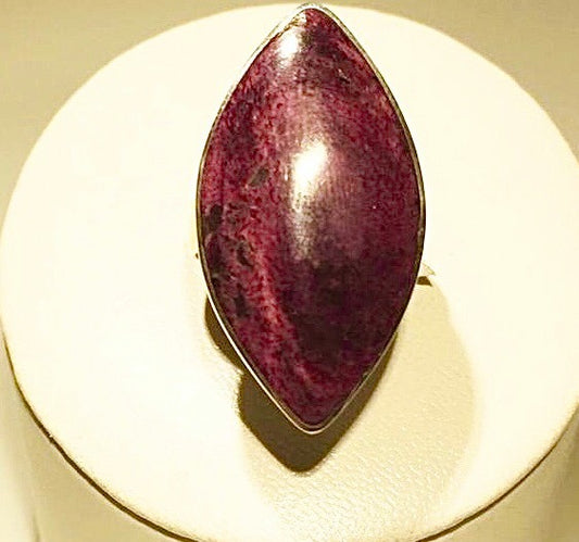Anillo de plata con coral