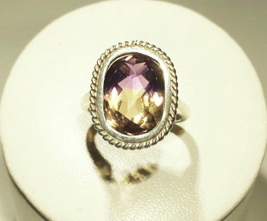 Anillo de plata con Bolivianita